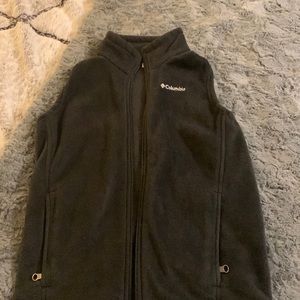 YOUTH M (10/12) BLACK COLUMBIA VEST